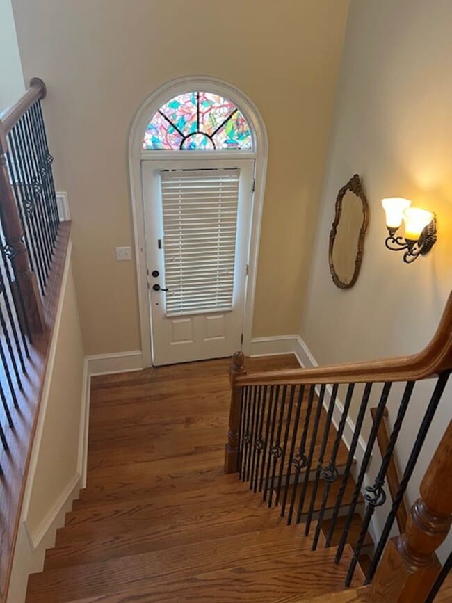 Building Photo - 2 bed 2.5 Condo- Great Location!