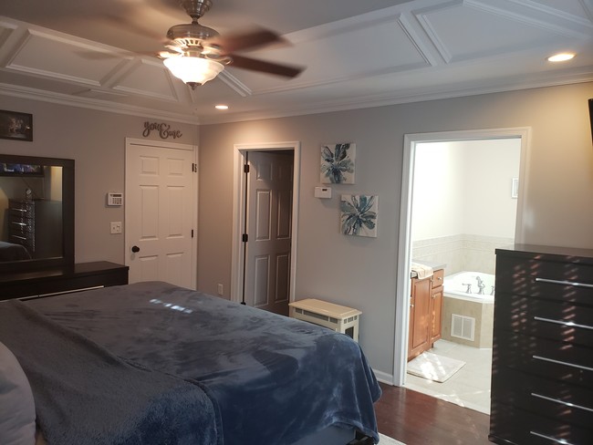 Master Bedroom - 39 Russell Ct