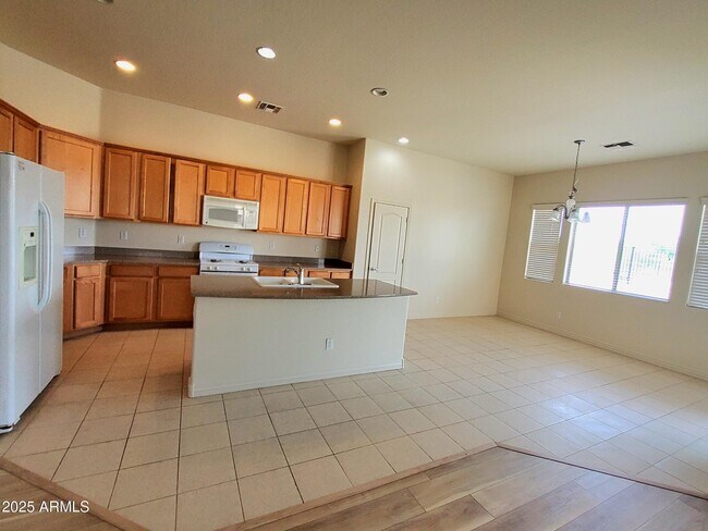 Building Photo - 17668 W Verdin Rd