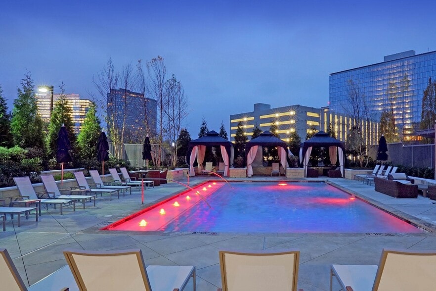 Primary Photo - Nouvelle