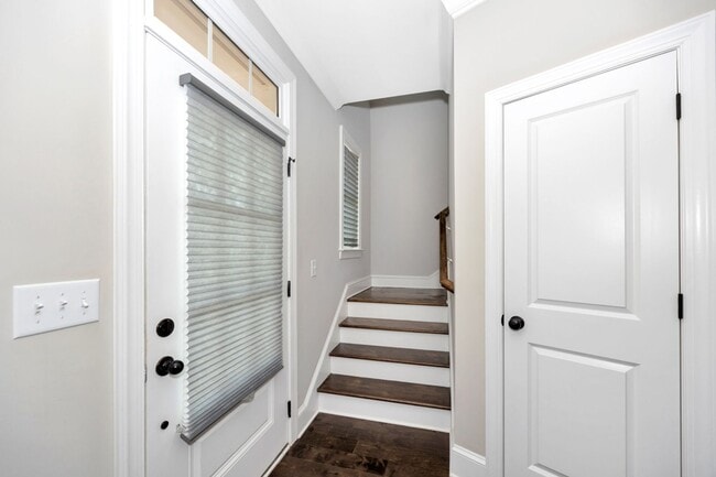 Building Photo - Fully Furnished 3 Bedroom Home Near Toyota...