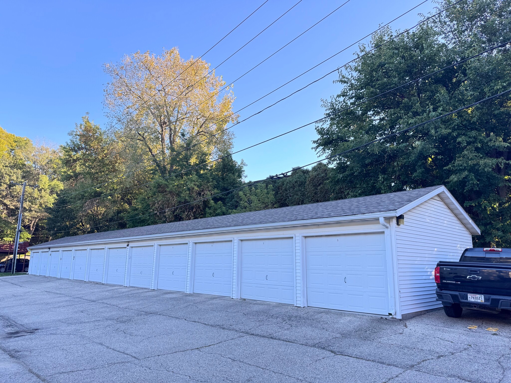 Building Photo - 401 Palomino Ln