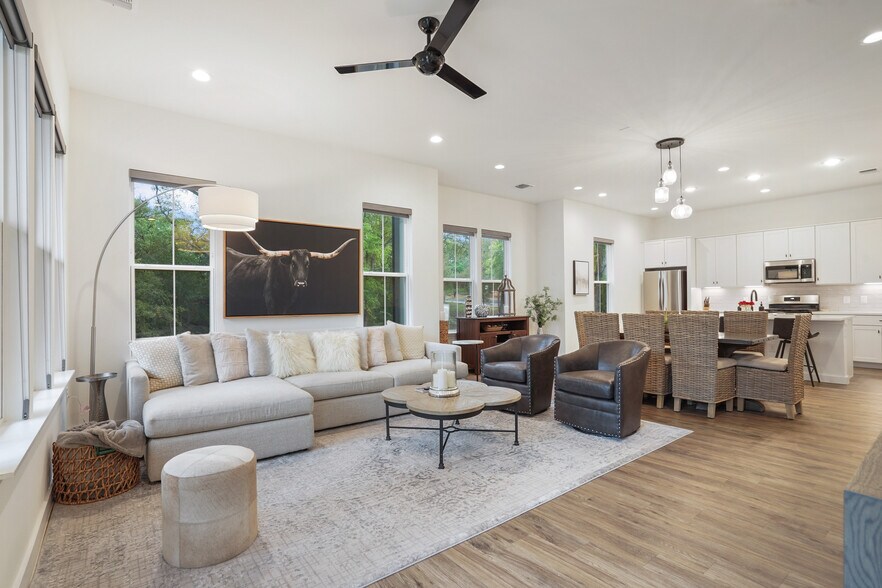 Building Photo - 3809 Valley View Rd