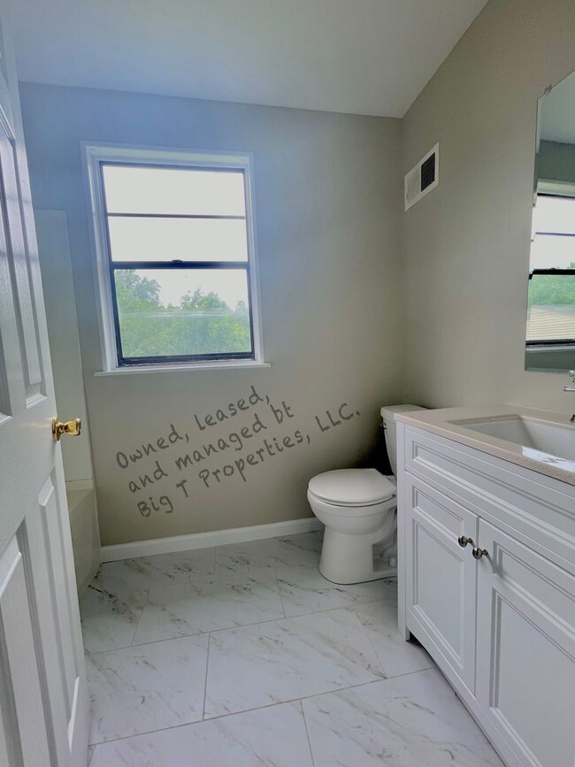Building Photo - Newark, DE 4bd/2.5ba house ready for immed...