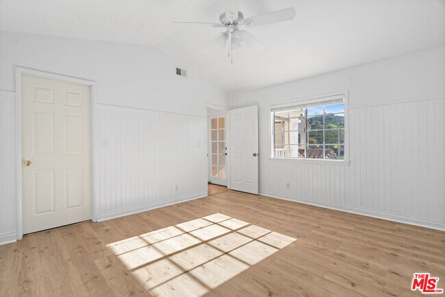 Building Photo - 4324 Willow Glen St