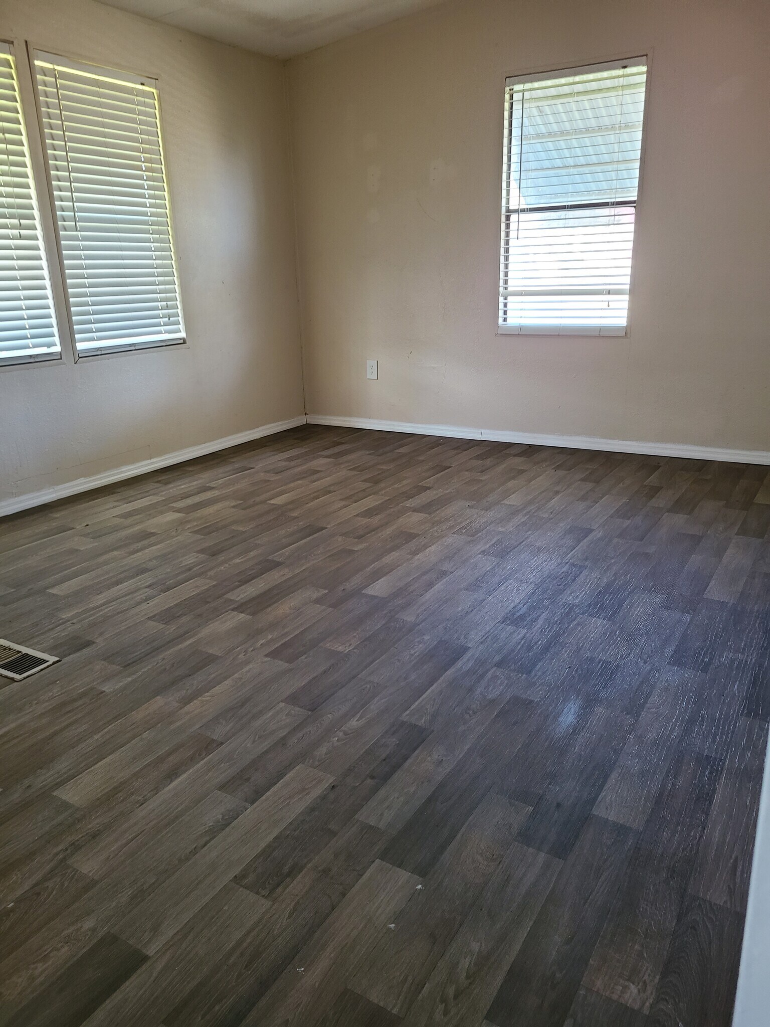 Building Photo - 5318 Dianthus St