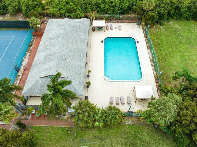 Building Photo - 16 Crossings Cir