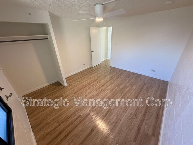 Building Photo - 1301 Lusitana St
