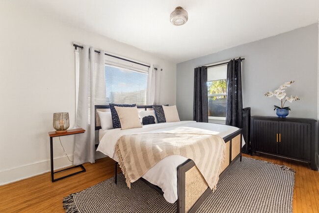 Building Photo - 732-736 Redondo Ave