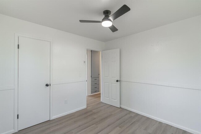 Building Photo - 1202 Mark St