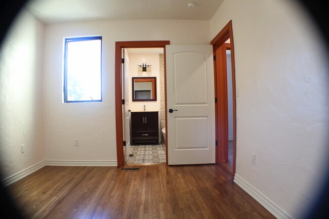 Building Photo - 3827 W Ave 42