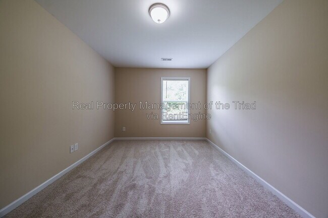 Building Photo - 832 Prince Edward Rd