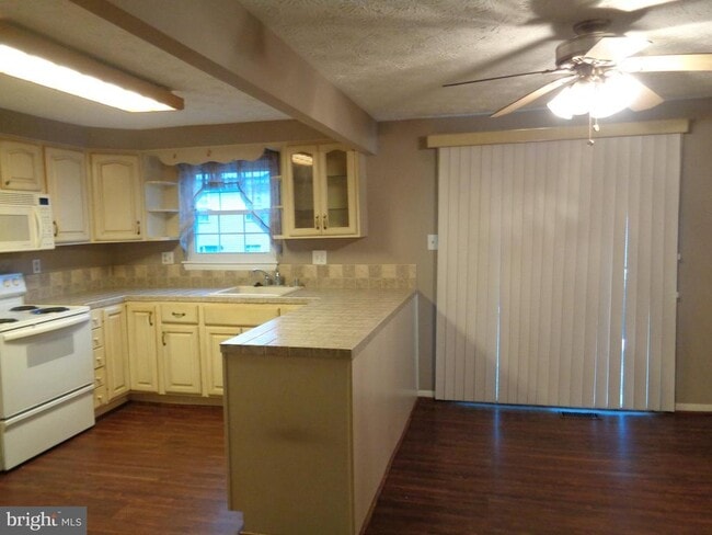 Building Photo - 4020 Rustico Rd