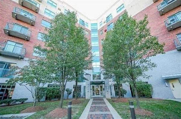 Building Photo - 175 Cottage St