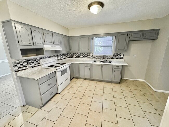 Building Photo - 2511 Frayser Blvd