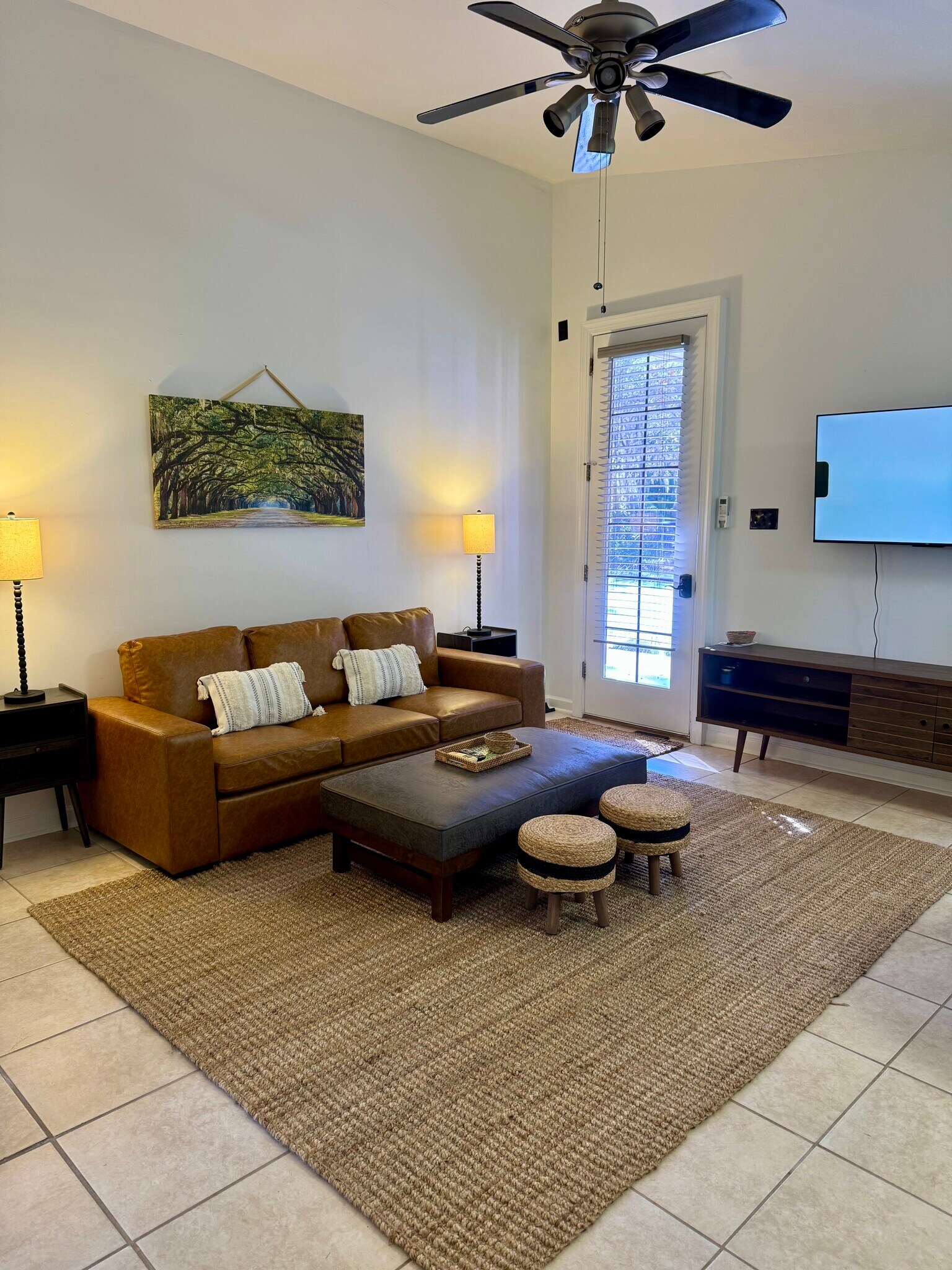 Building Photo - 3 Lang St