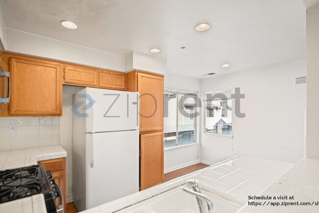 Building Photo - 1266 Koi Terrace