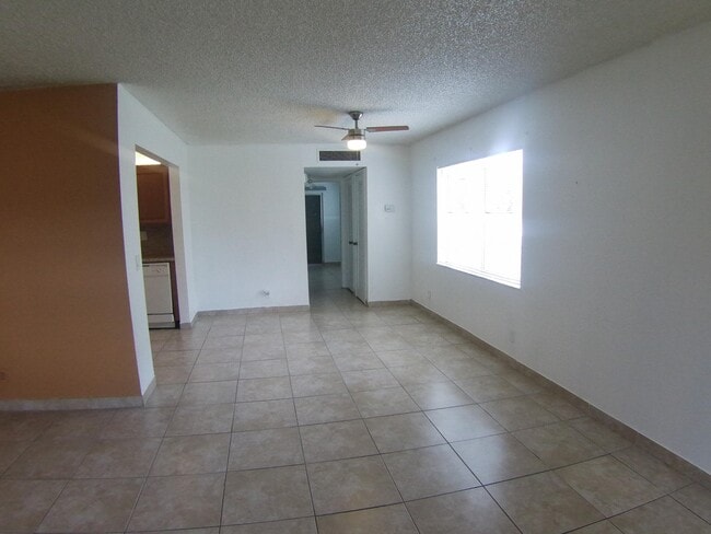Building Photo - 537 Normandy Ln