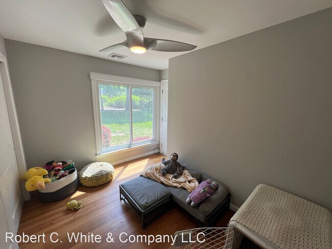 Building Photo - 3 br, 2 bath House - 11 Walker Lane