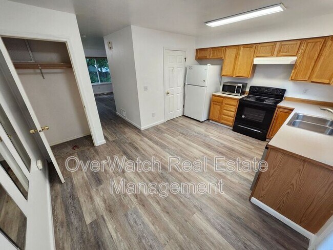 Building Photo - 9940 Grange Dr