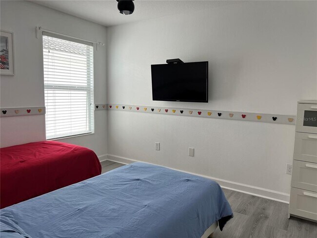 Building Photo - 4715 Sleepy Hollow Dr