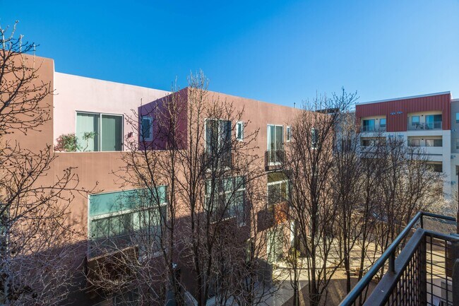 Building Photo - 877 Silver Ave SW