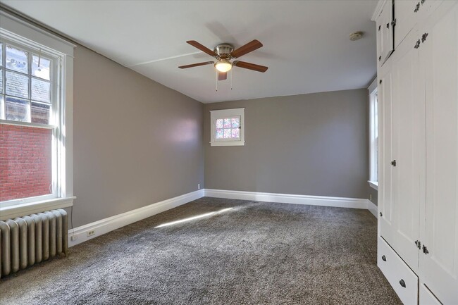 Building Photo - 2038 Market