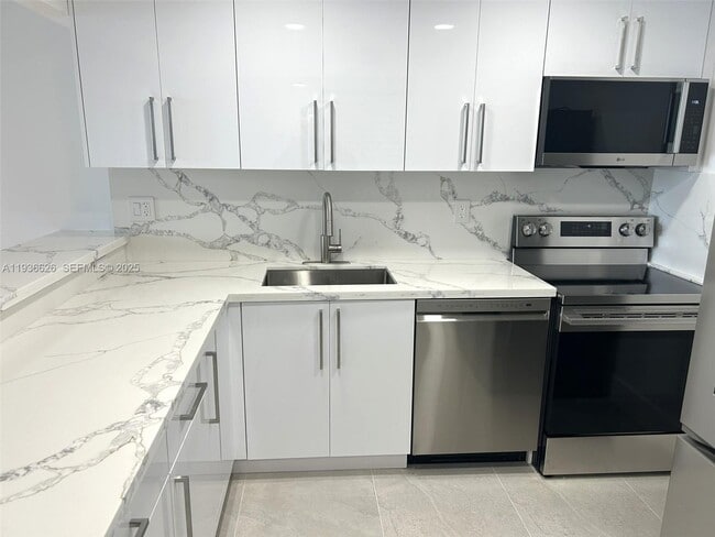 Building Photo - 7928 West Dr