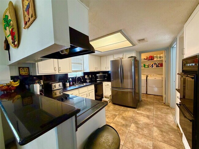Building Photo - Chasehill Drive, Missouri City, TX 77489 - 4 BR 2.5 BA single-family home