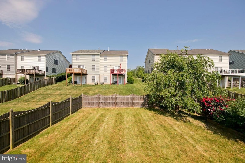 Building Photo - 2079 Honeysuckle Ln