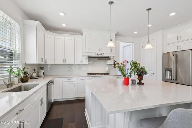 Building Photo - 2 Dogleg Ln