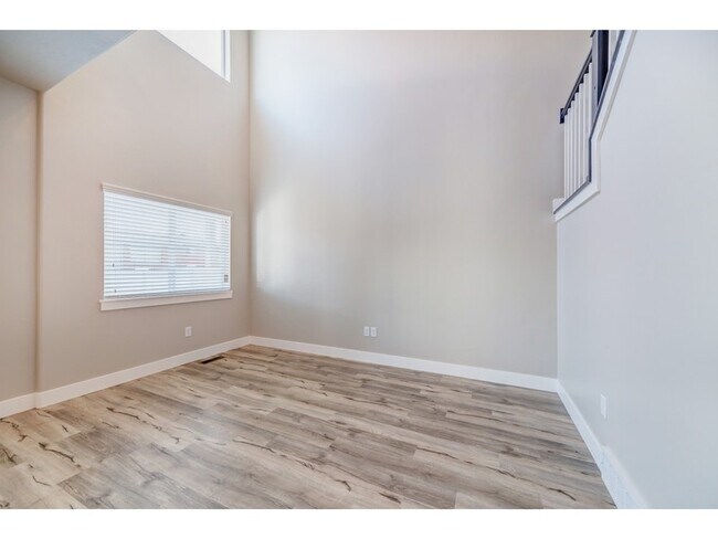 Building Photo - 1155 S 225 E