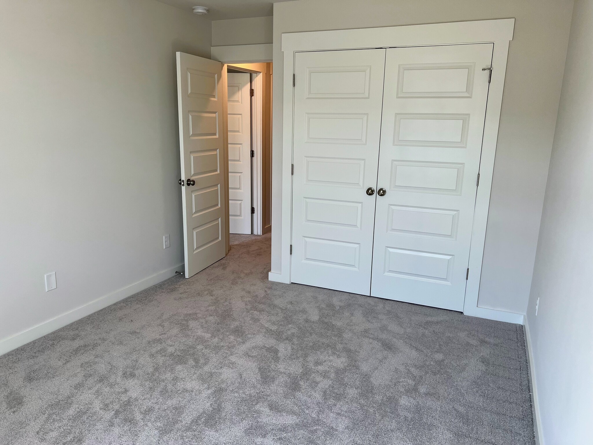 Room2 - 2606 Comanche Ct