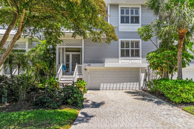 Building Photo - 777 Beach View Dr