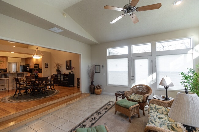 Building Photo - 2412 S Marypost Ave