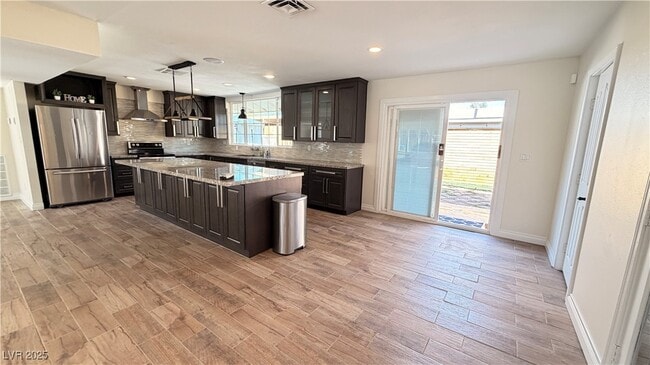 Building Photo - 1819 S Beverly Way