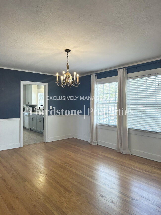 Building Photo - 2779 Riverside Ave