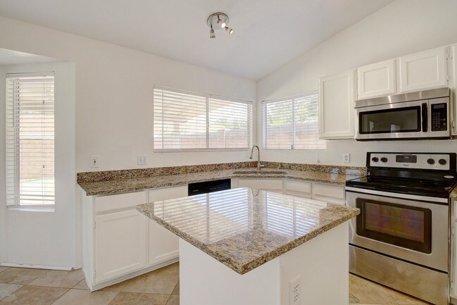 Building Photo - 4326 W Creedance Blvd