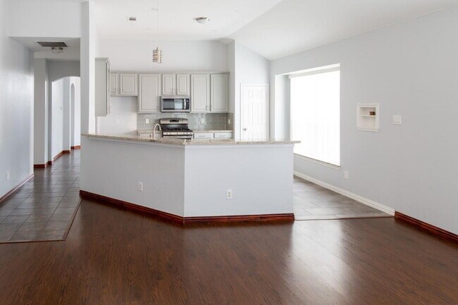 Building Photo - 1524 Jessica Ln