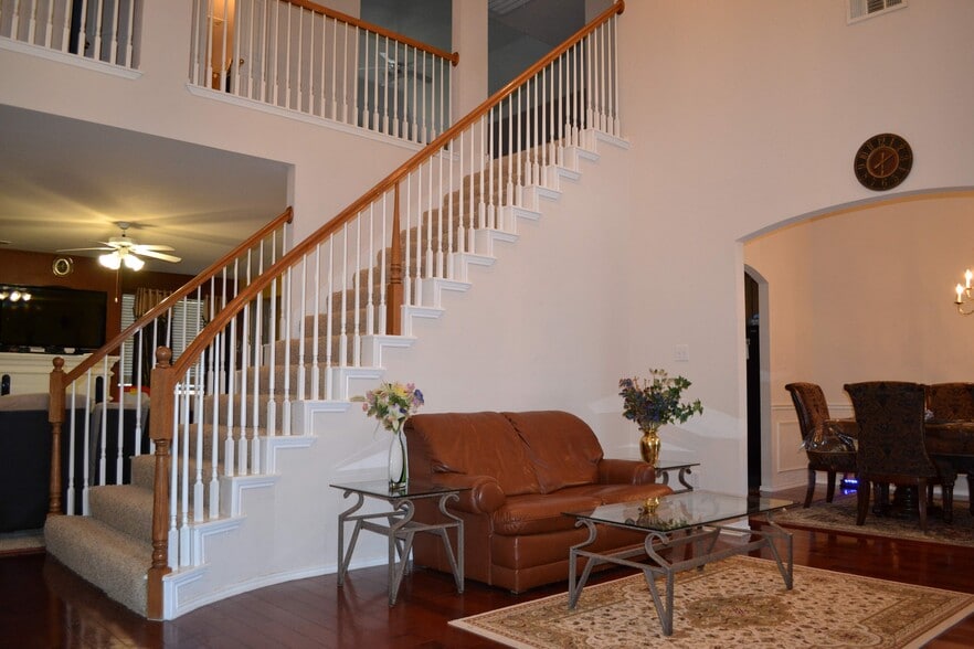 Formal Room - 6437 Branchwood Trail