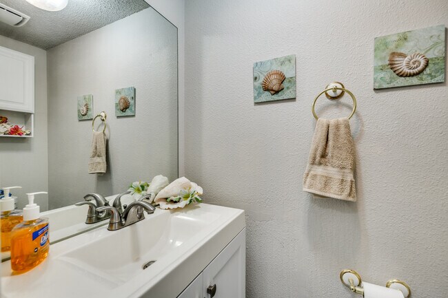 Building Photo - 1027 Hedgestone Dr