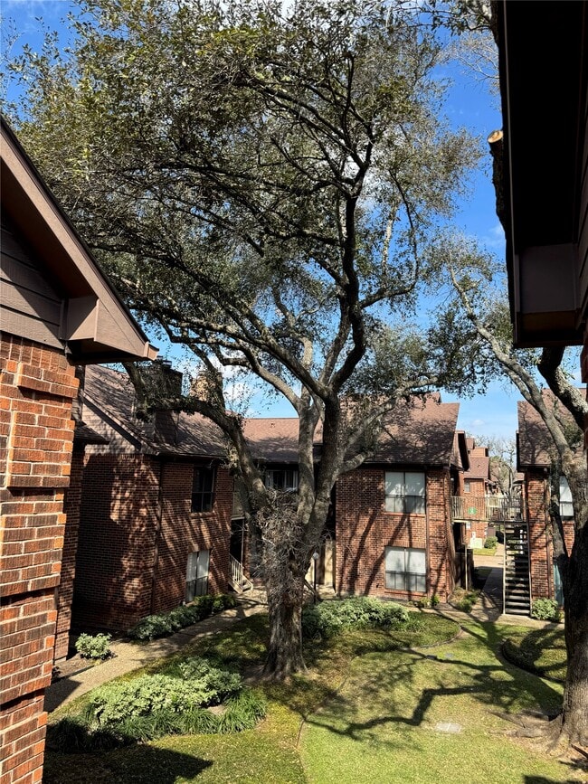 Building Photo - 3130 Walnut Bend Ln