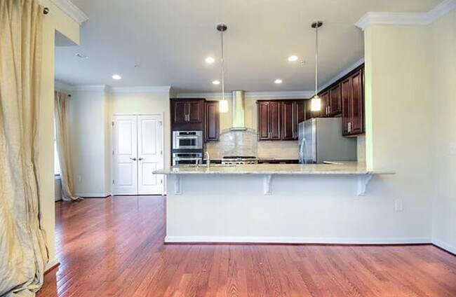 Building Photo - 3910 Village Commons Walk