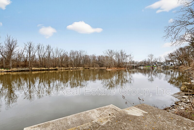 Building Photo - 2222 E 75th St