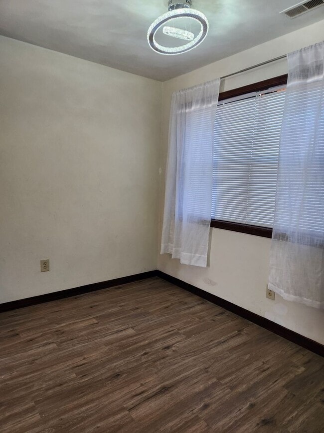 Building Photo - GLENWOOD PARK