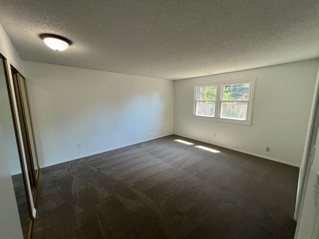 Building Photo - 14103 SE McGillivray Blvd