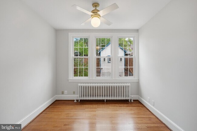 Building Photo - 3839 Beecher St NW