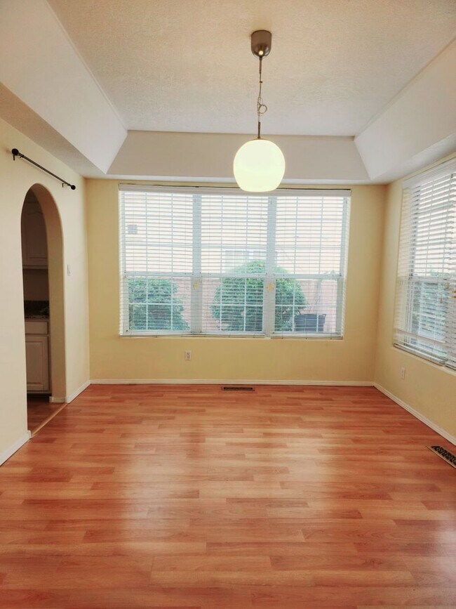 Building Photo - academy west 3 bedooms 2,5 baths