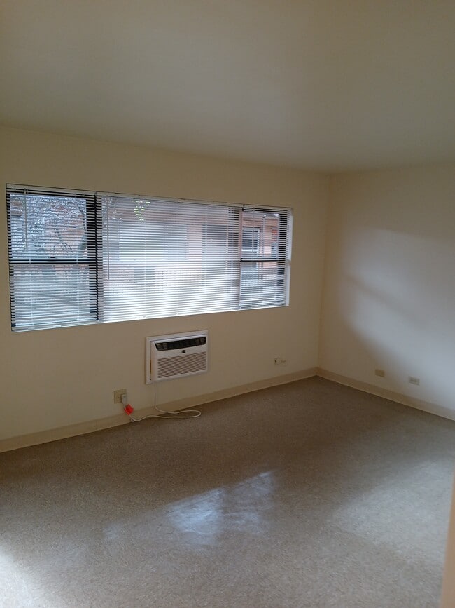 Living Room - 6945 Stanley Ave