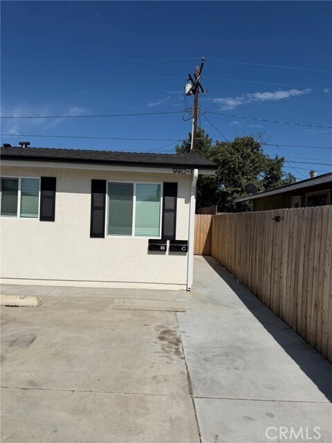 Building Photo - 940 N Garden St